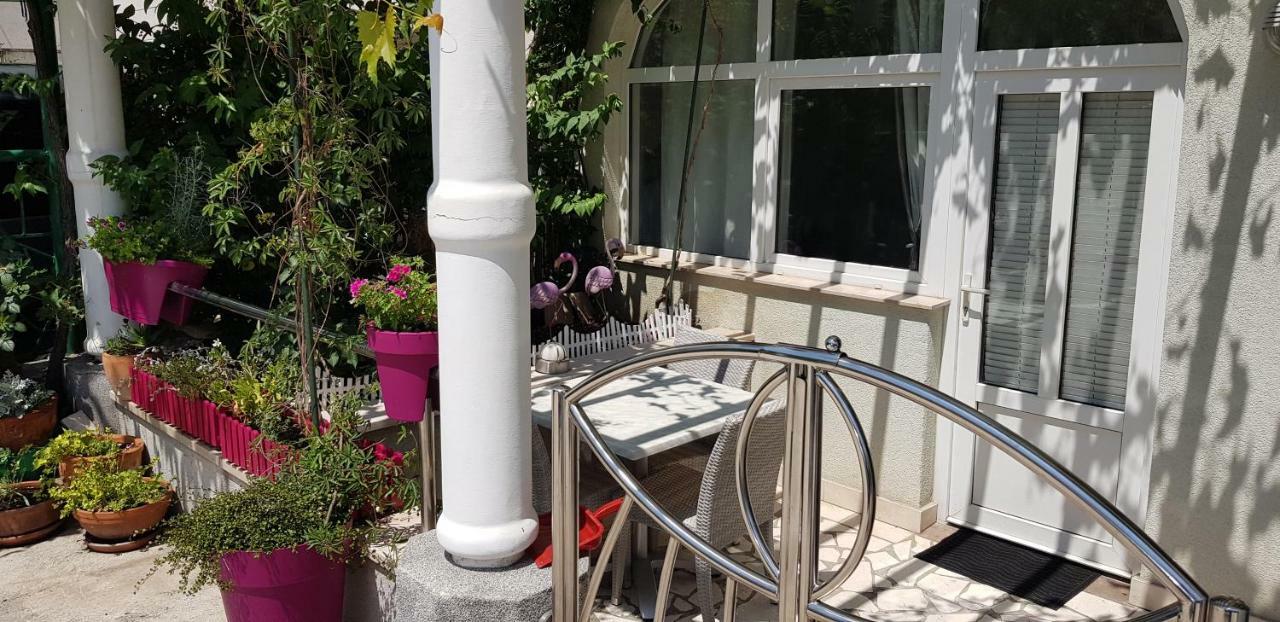 Studio Apartment For 2 Adults And 1 Child Makarska Zewnętrze zdjęcie